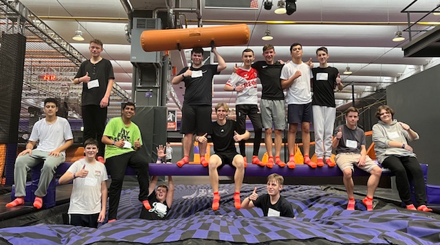 SporthelferInnen Jumphouse.jpg